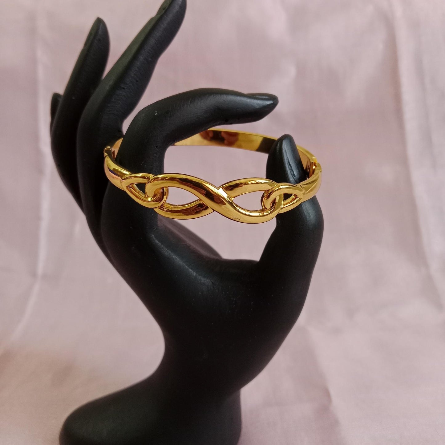 Infinity Loop Golden Bracelet bracelet by Blingso