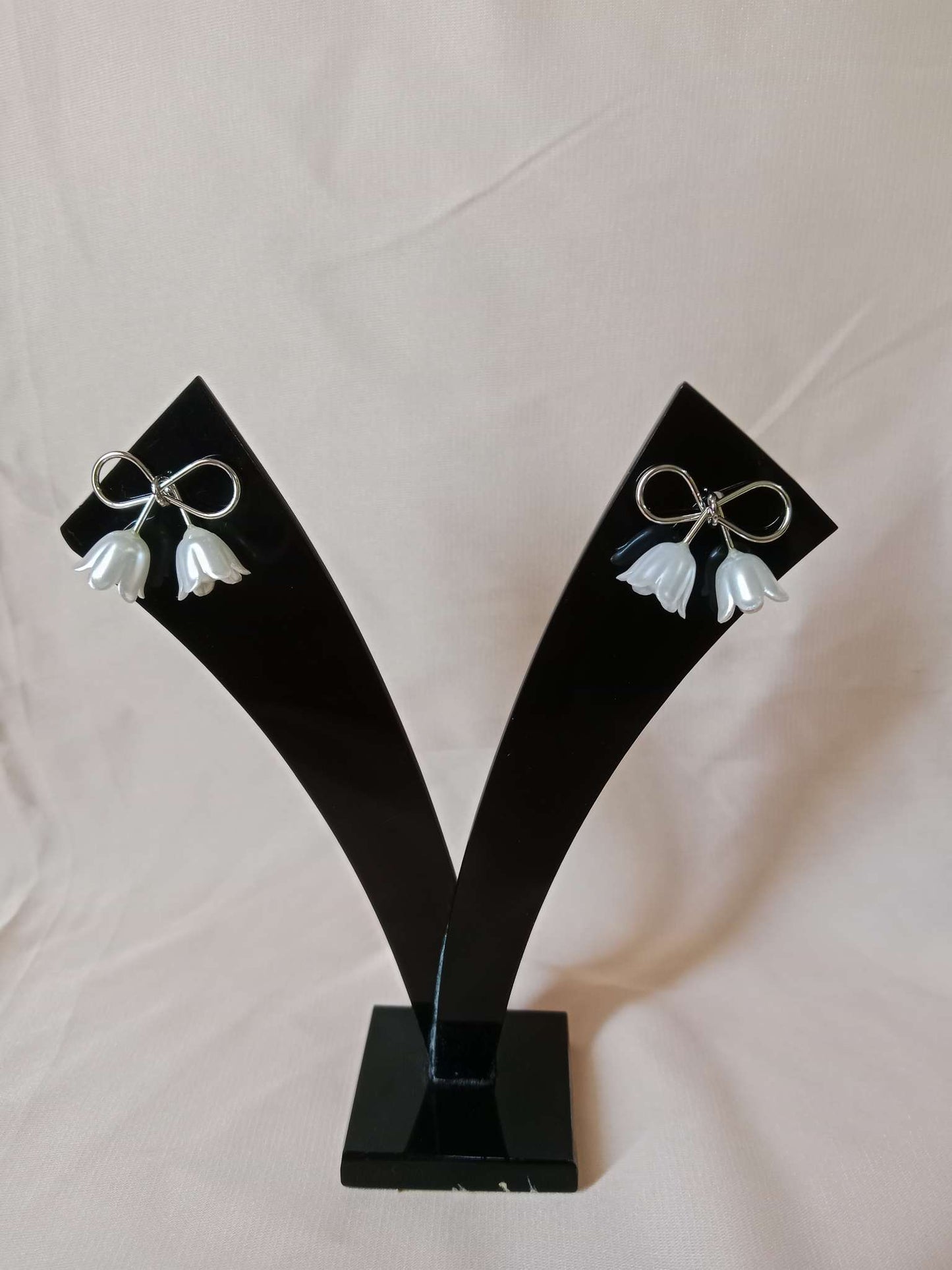 White Floral Bloom Earrings โ feminine minimal earrings