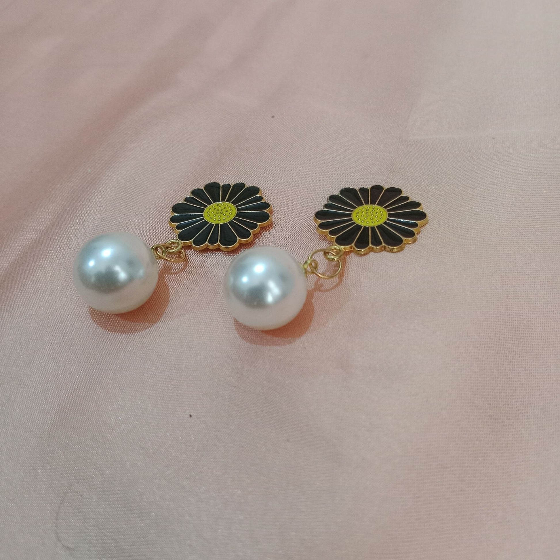 Black Daisy Pearl Drop Earrings
