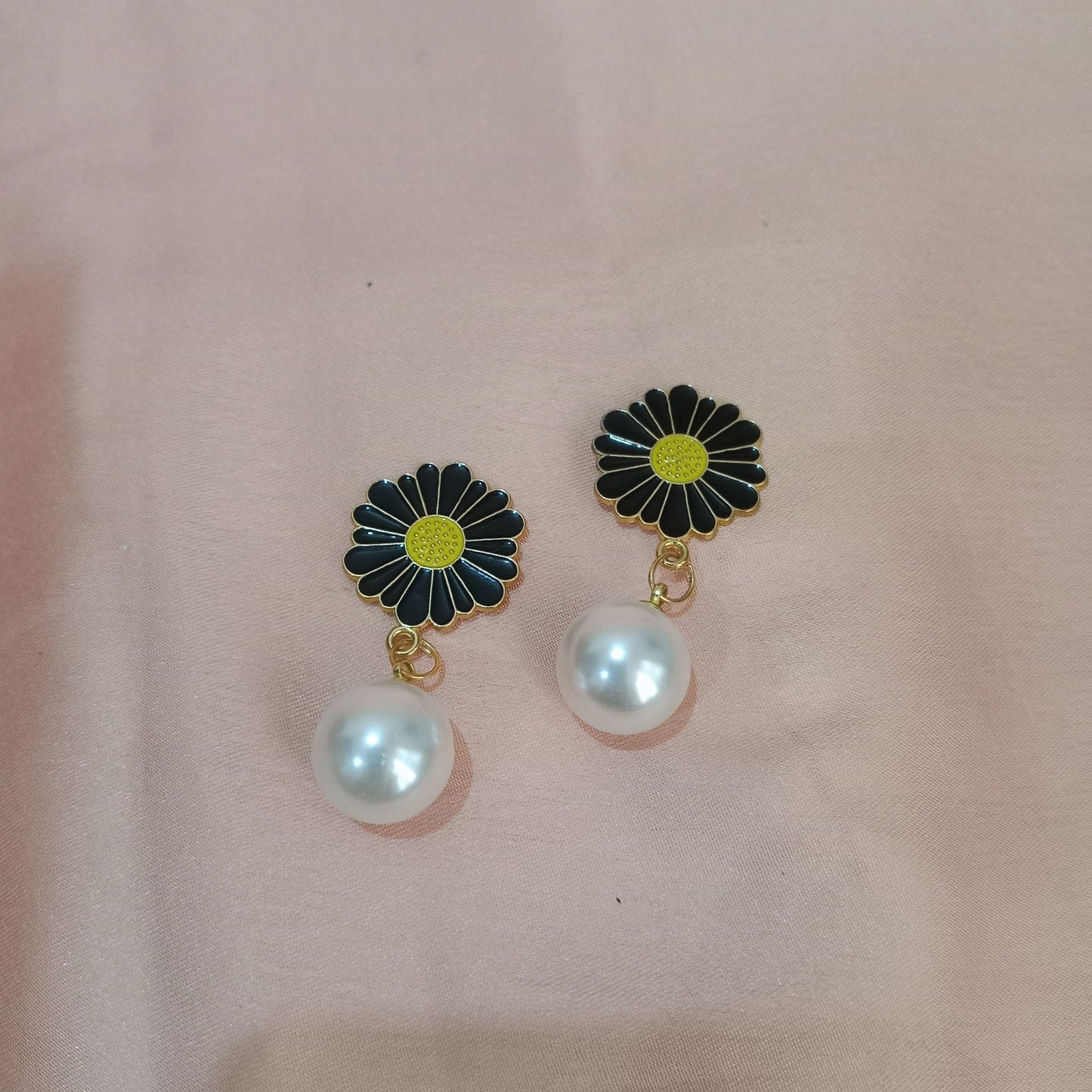Black Daisy Pearl Drop Earrings