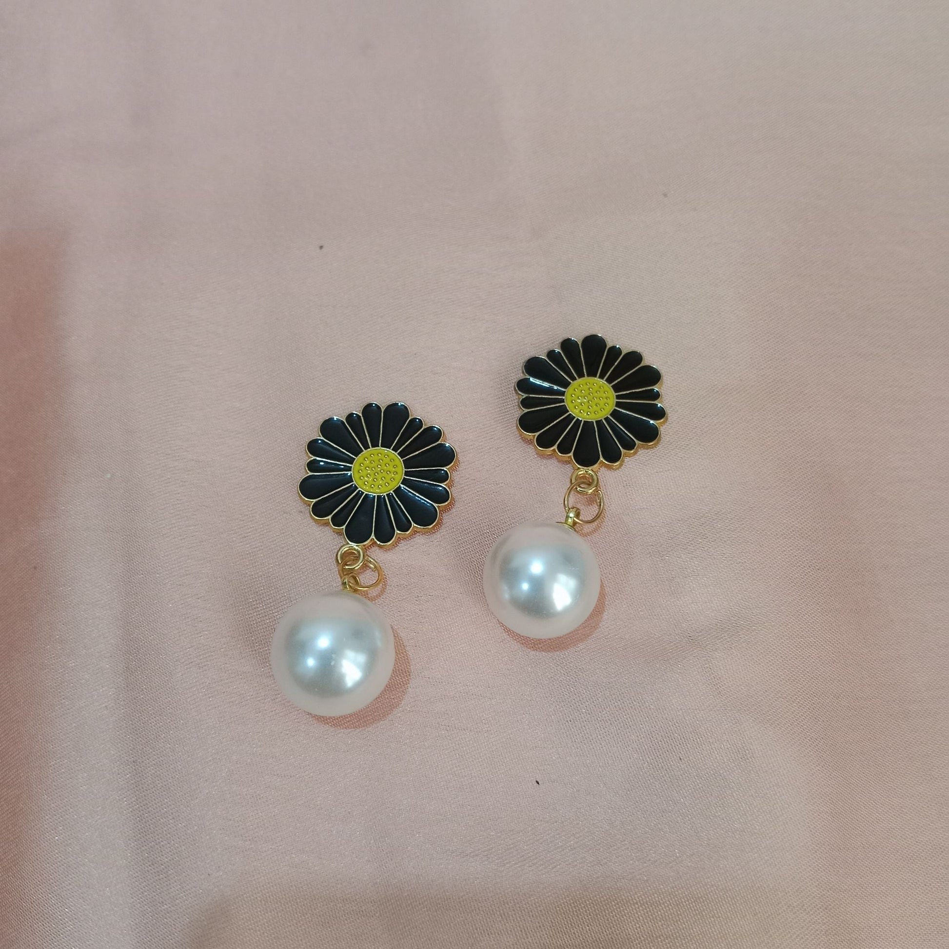 Black Daisy Pearl Drop Earrings