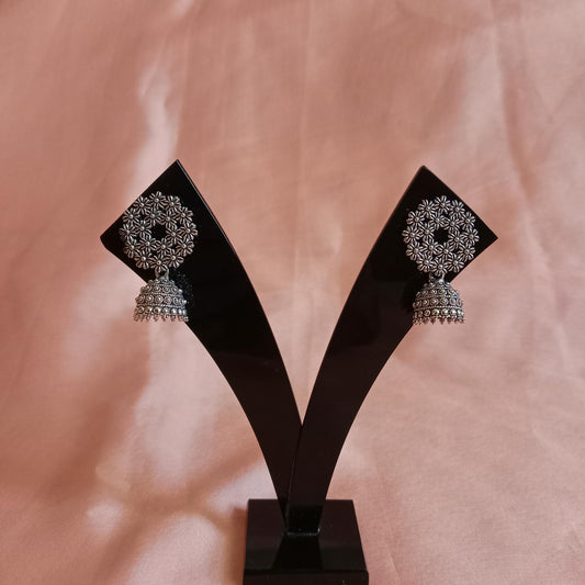 🛕 Floral Cluster Oxidized Jhumka – Lightweight, Skin‑Friendly Earrings