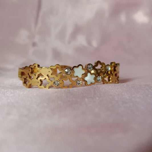 Floral Glow Bracelet – stylish bracelet in golden finish Main View