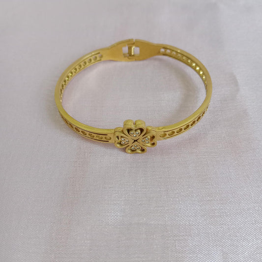 Floral Motif Golden Bracelet bracelet by Blingso