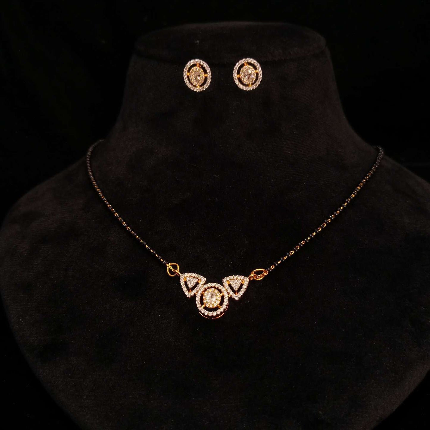 Geometric Motif AD Mangalsutra Set – matching earrings and pendant