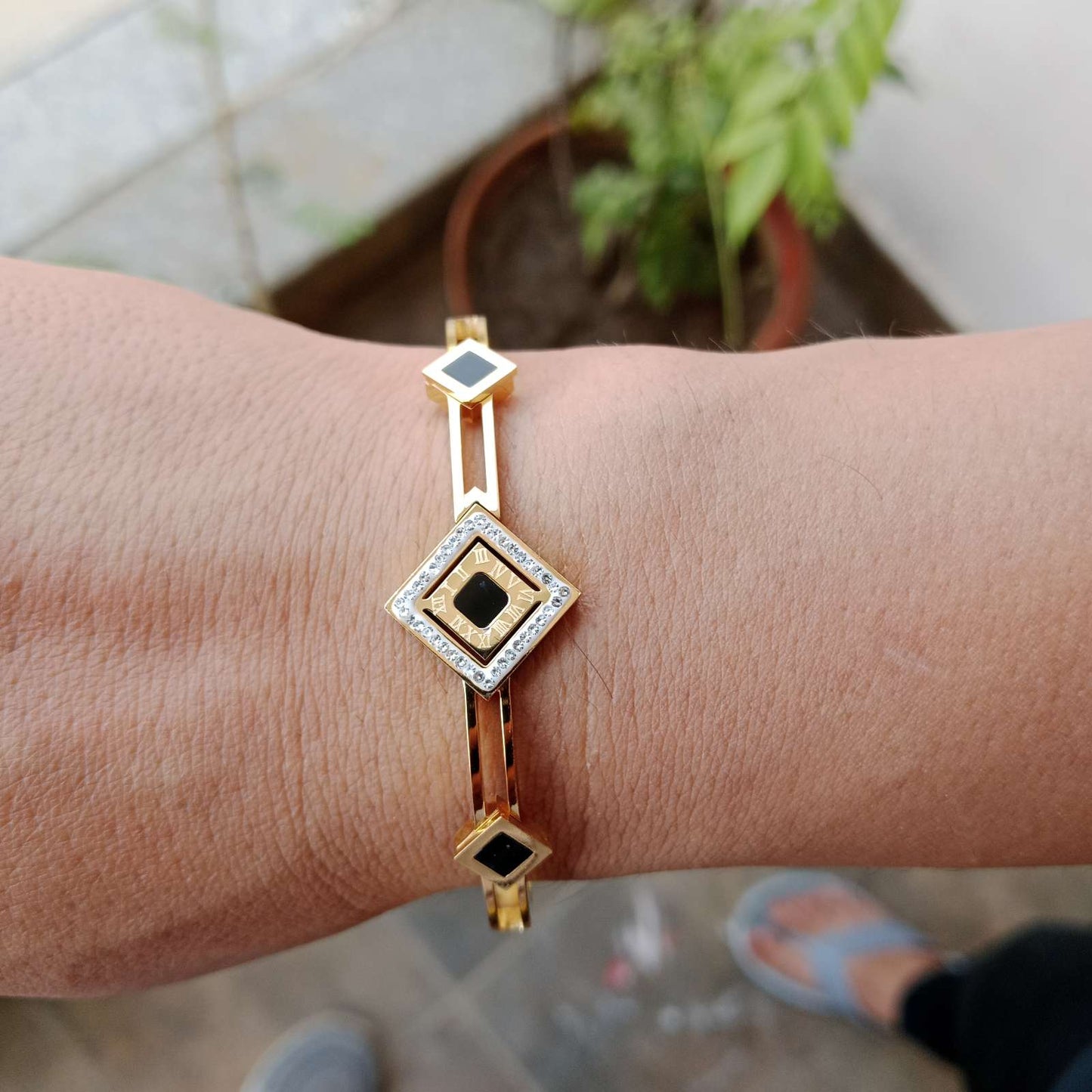 Geometric Black Enamel Bracelet – golden bracelet with charm design