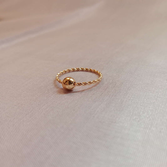 Blingso Golden Twist Ball Ring – View 2