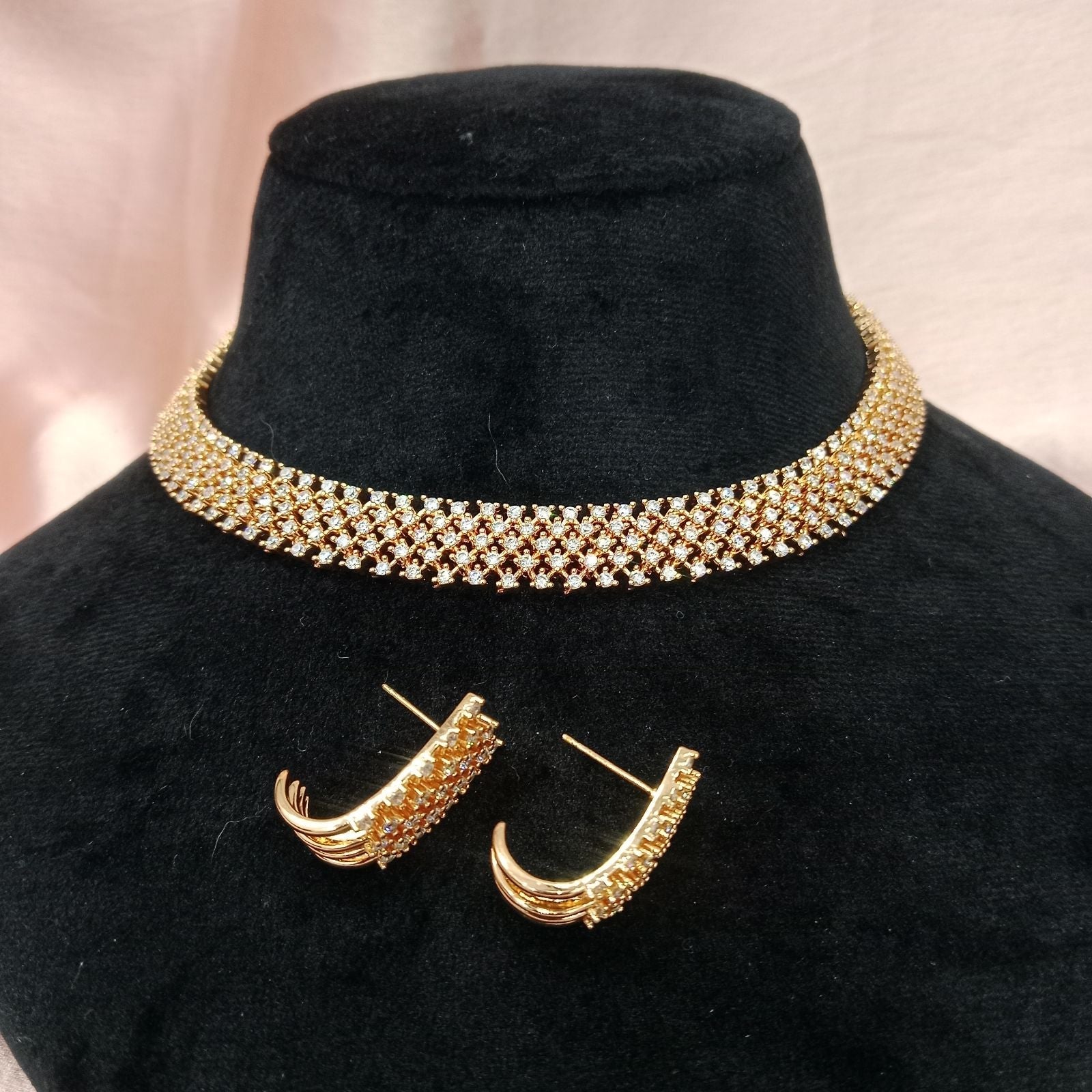 Blingso Grid Choker Necklace & Earring Set – View 3