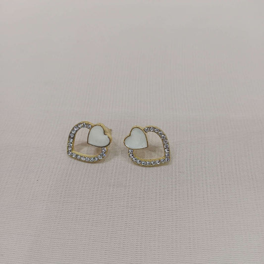 Heart-shaped stud earrings with white enamel and gold finish – Blingso