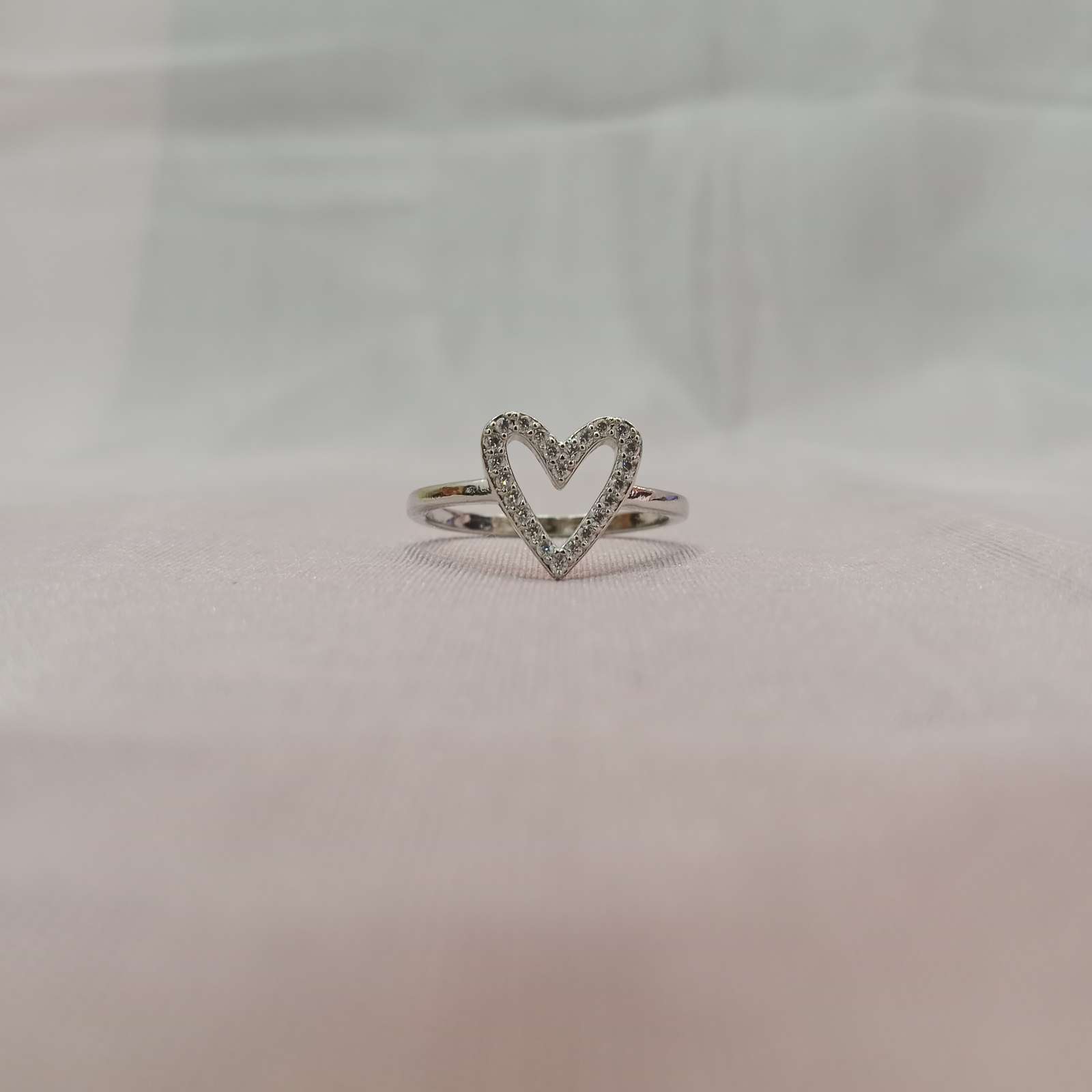 Blingso Hollow Heart Silver Ring – View 5