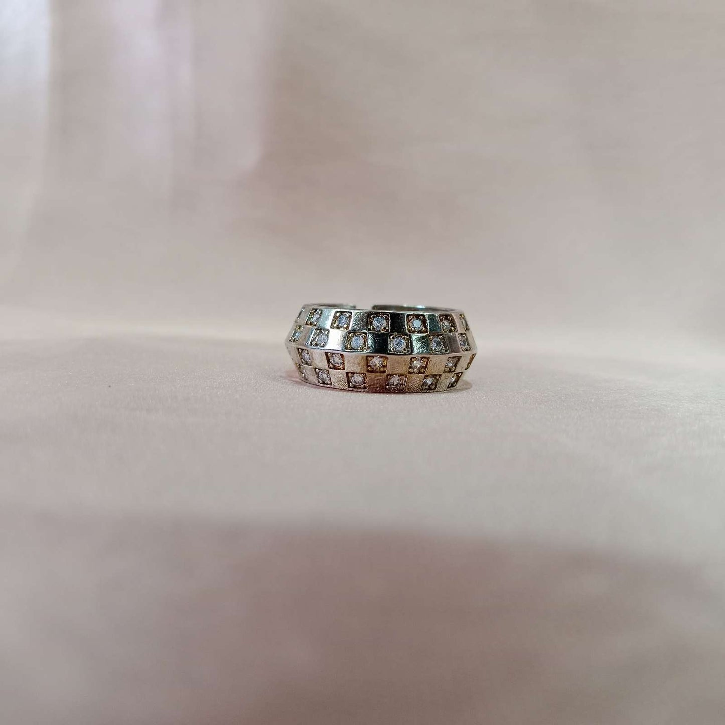 Blingso Luxe Golden Block Ring – View 5