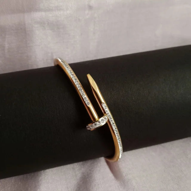 Blingso Modern Nail Style Diamond Bracelet – Primary View