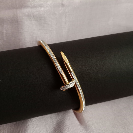 Blingso Modern Nail Style Diamond Bracelet – Main View