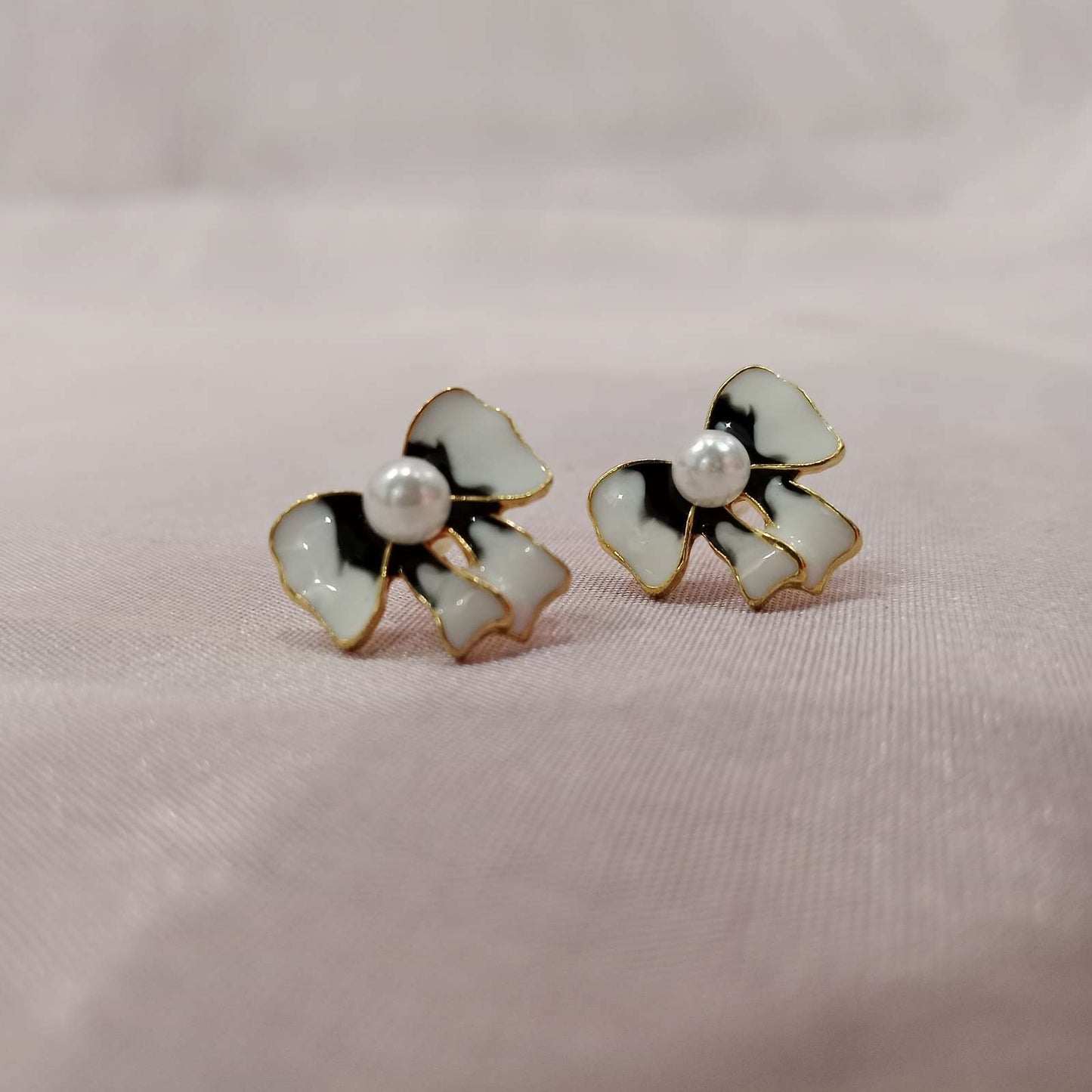 Pearl Bow Earrings – chic black and white bow studs