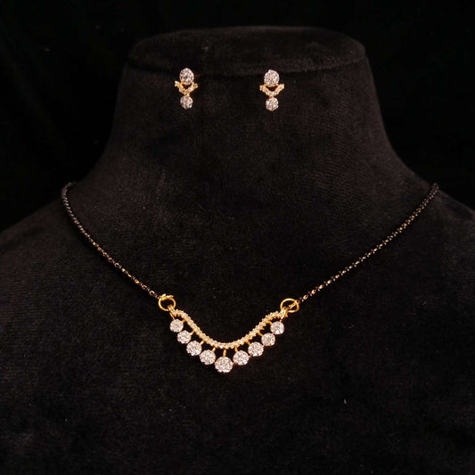Radiant Drops AD Mangalsutra Set – closeup of dangling pendant in golden