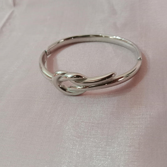 Silver Knot Bracelet bracelet by Blingso