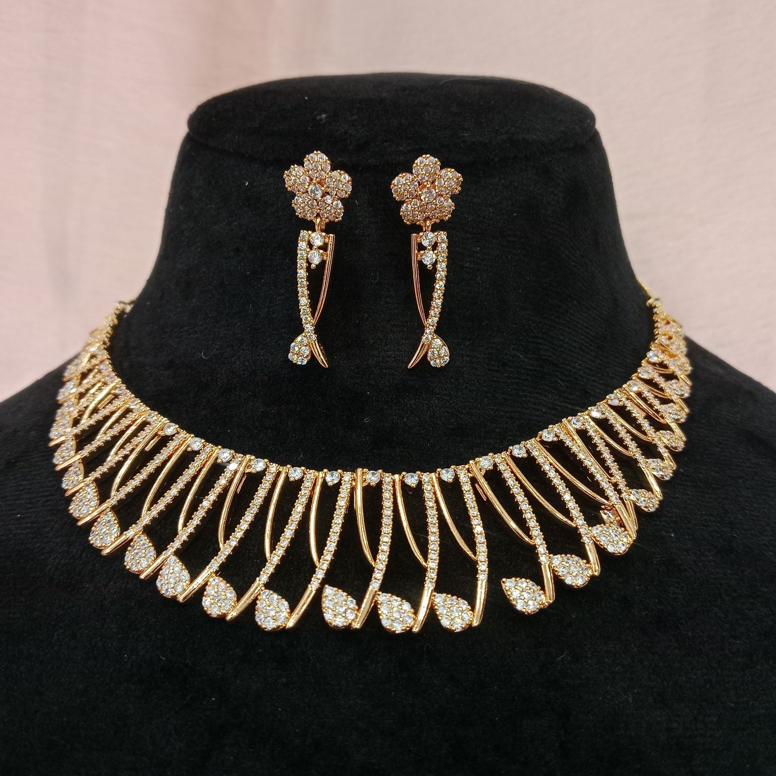 Blingso Teardrop Floral Necklace & Earring Set – View 2