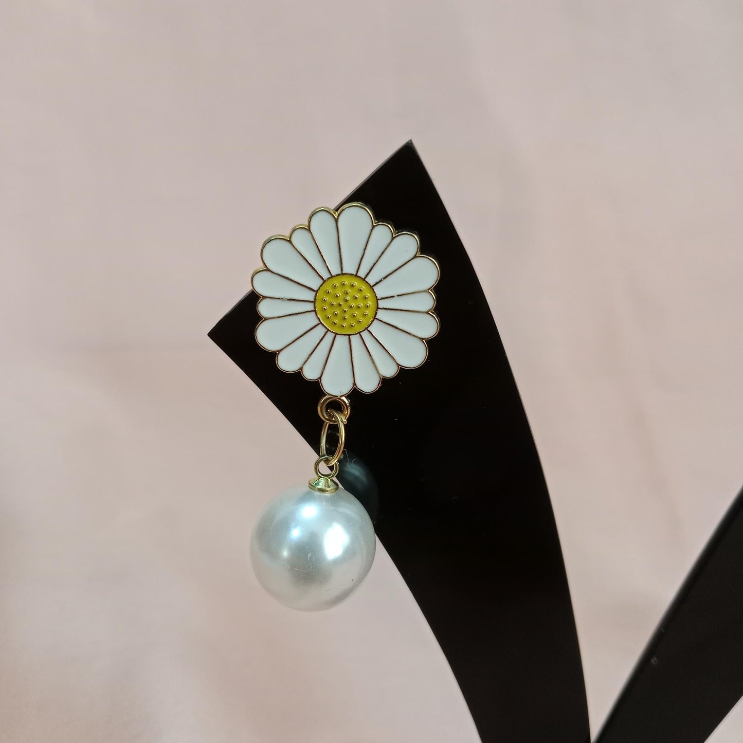 White Daisy Pearl Drop Earrings