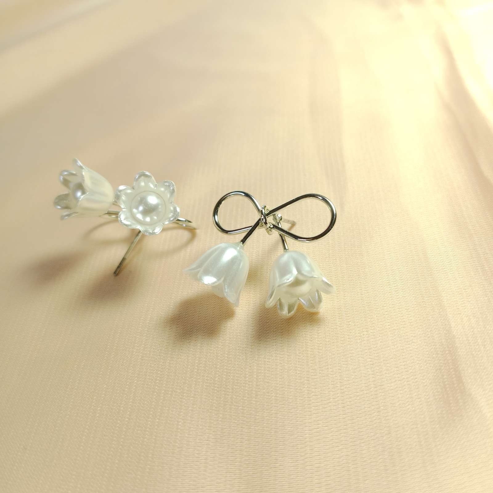 White Floral Bloom Earrings – white petal design front view