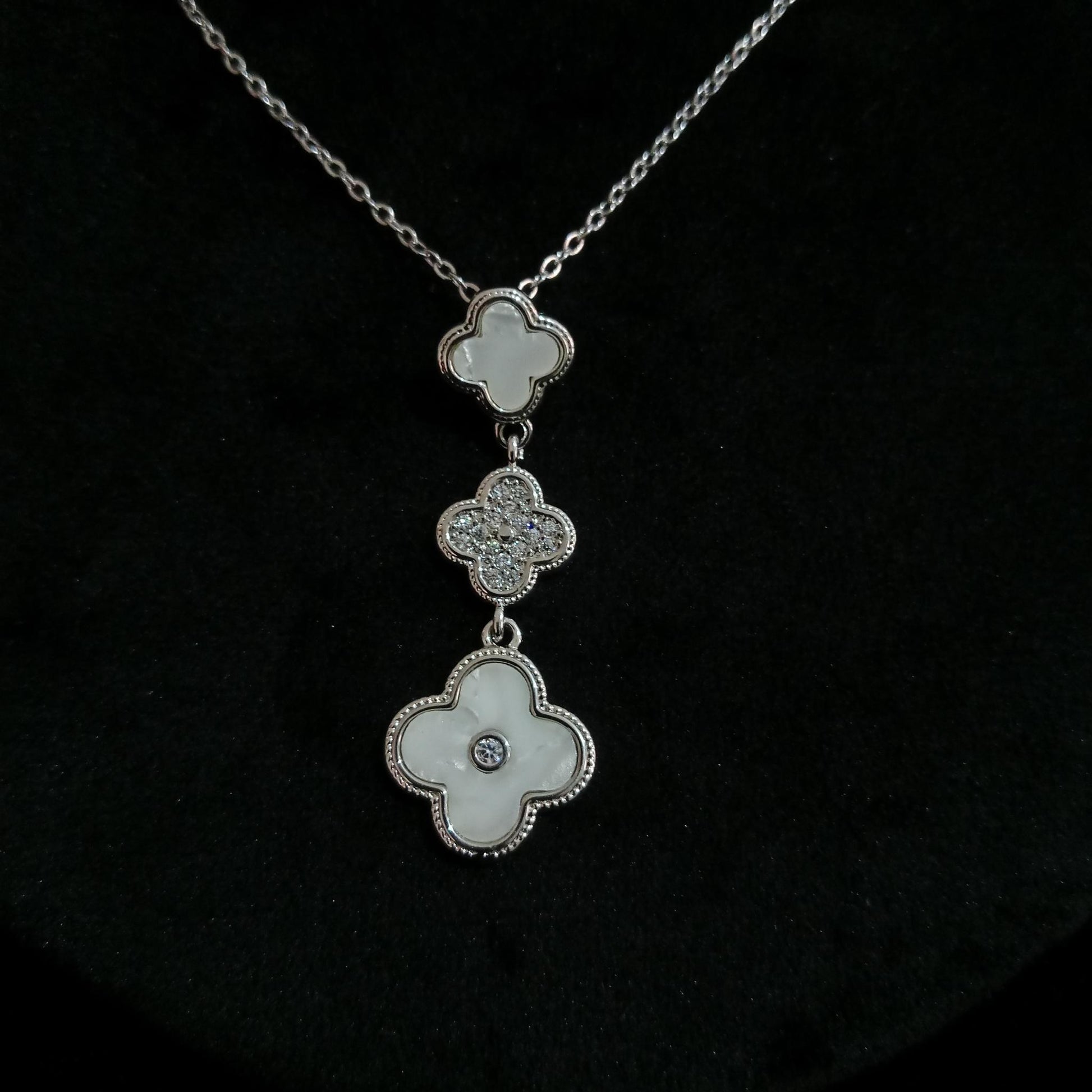 White Triple Floral Silver Pendant Neckpiece - Floral